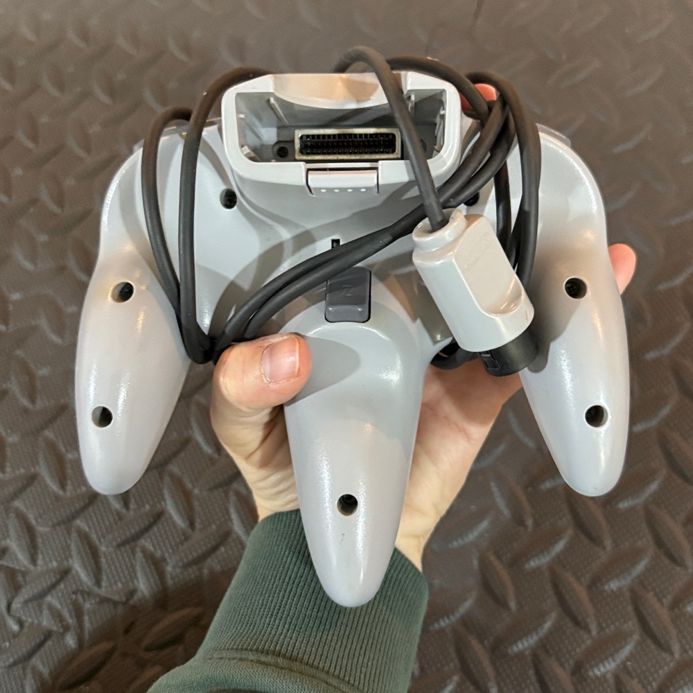 Nintendo N64 Gray Controller - Picture 3 of 4